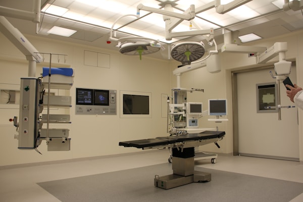 Picături oculare artificiale pe fundal medical